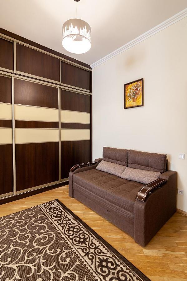 Apartment On Tamanska - Вулиця Дарії Гусяк Lemberg Exterior foto
