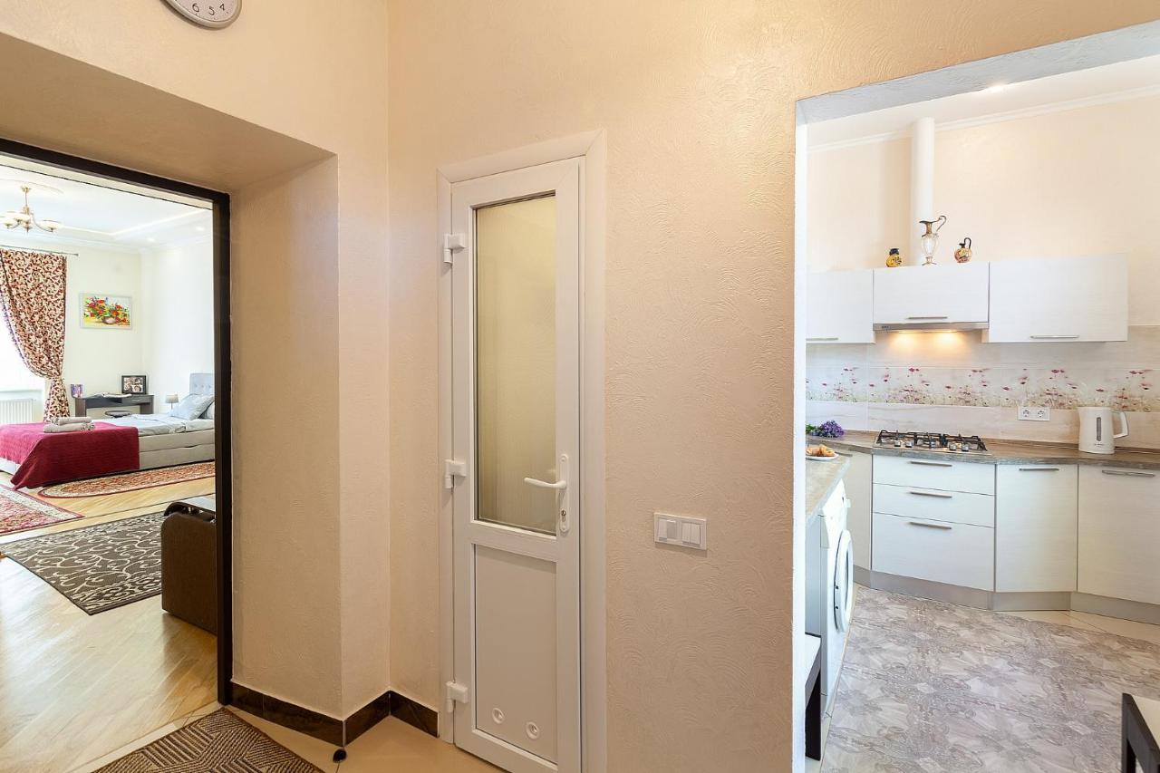 Apartment On Tamanska - Вулиця Дарії Гусяк Lemberg Exterior foto